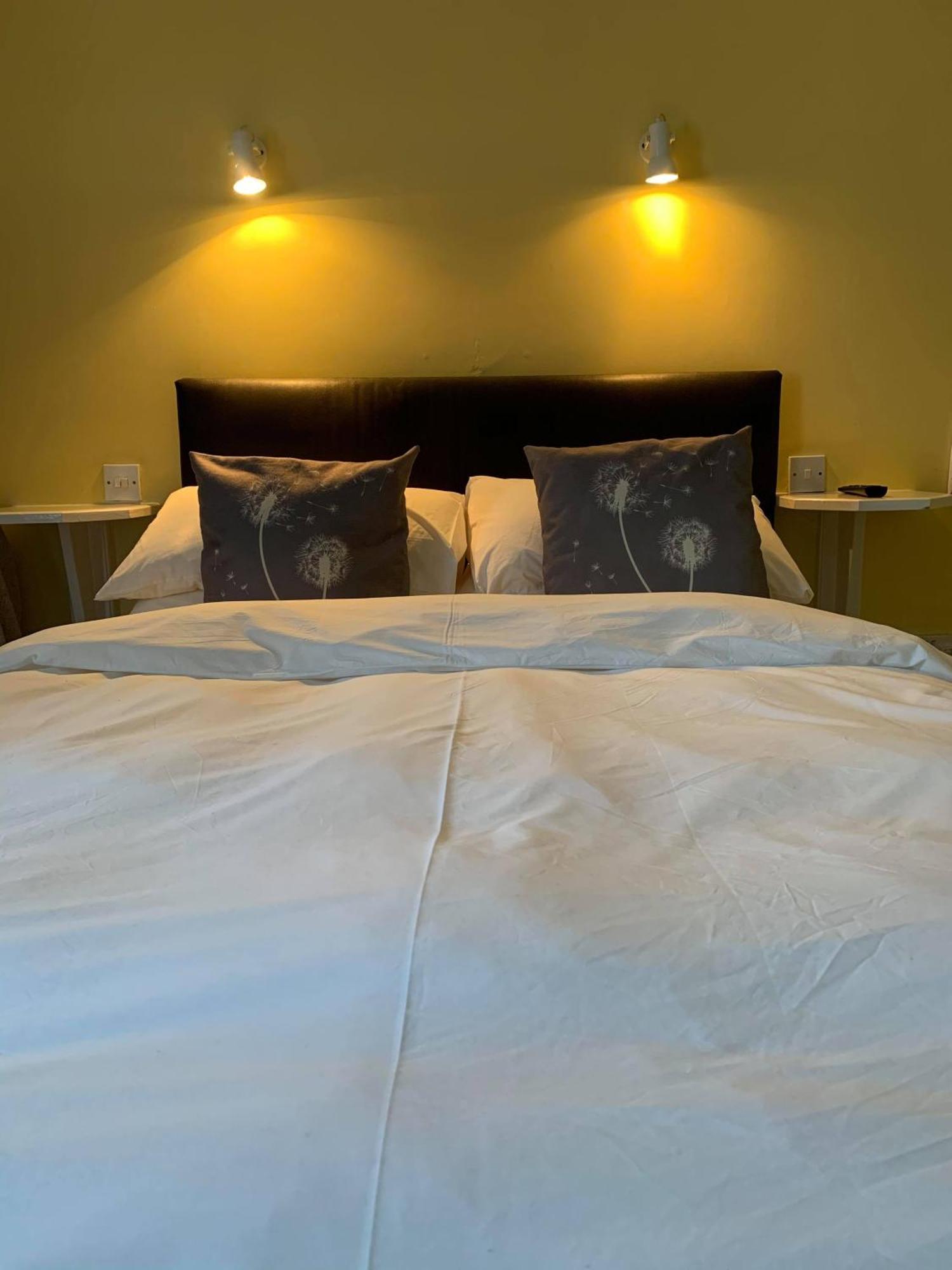 Ye Olde White Harte Hotel Burnham-on-Crouch Chambre photo