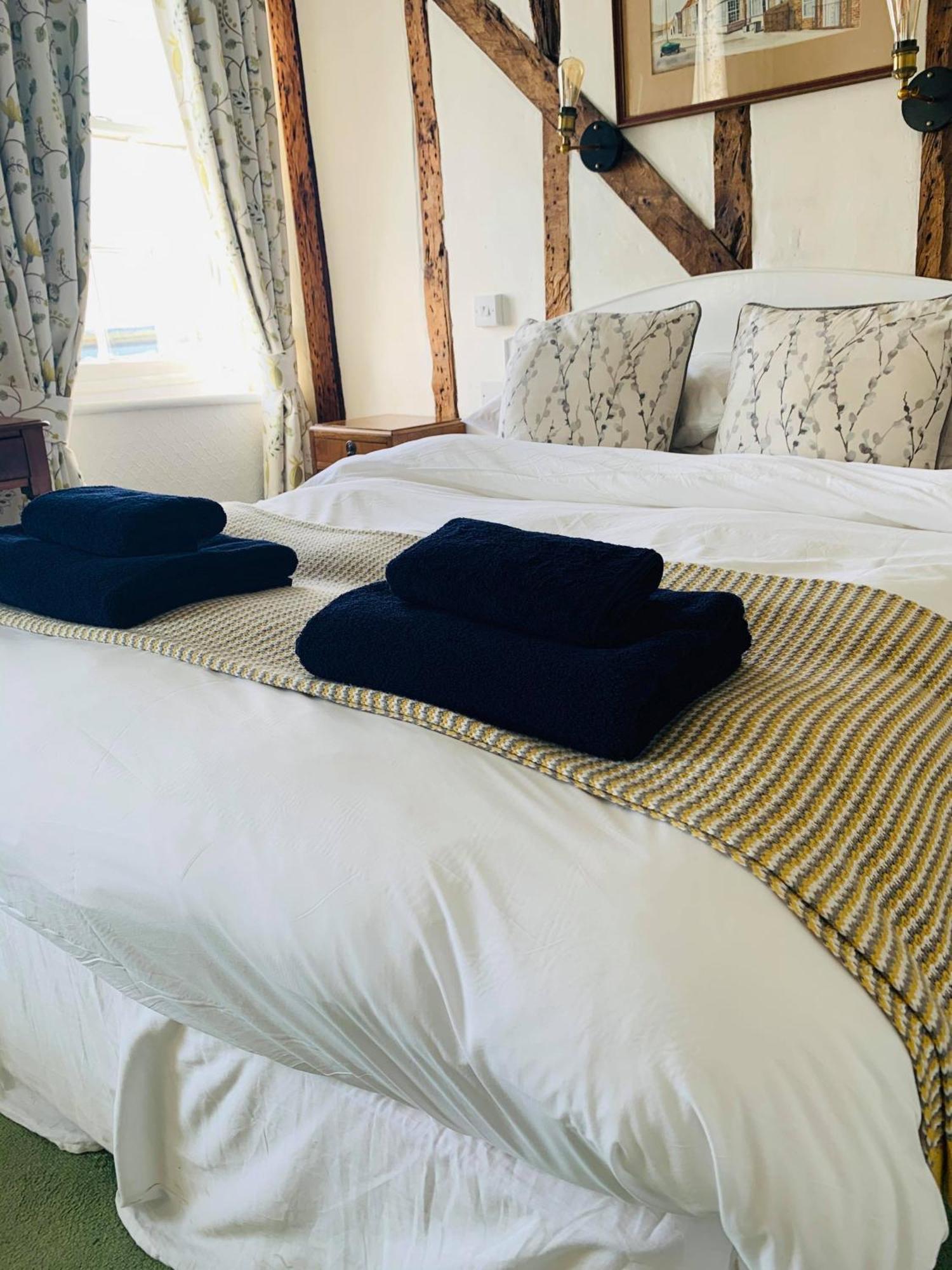 Ye Olde White Harte Hotel Burnham-on-Crouch Chambre photo