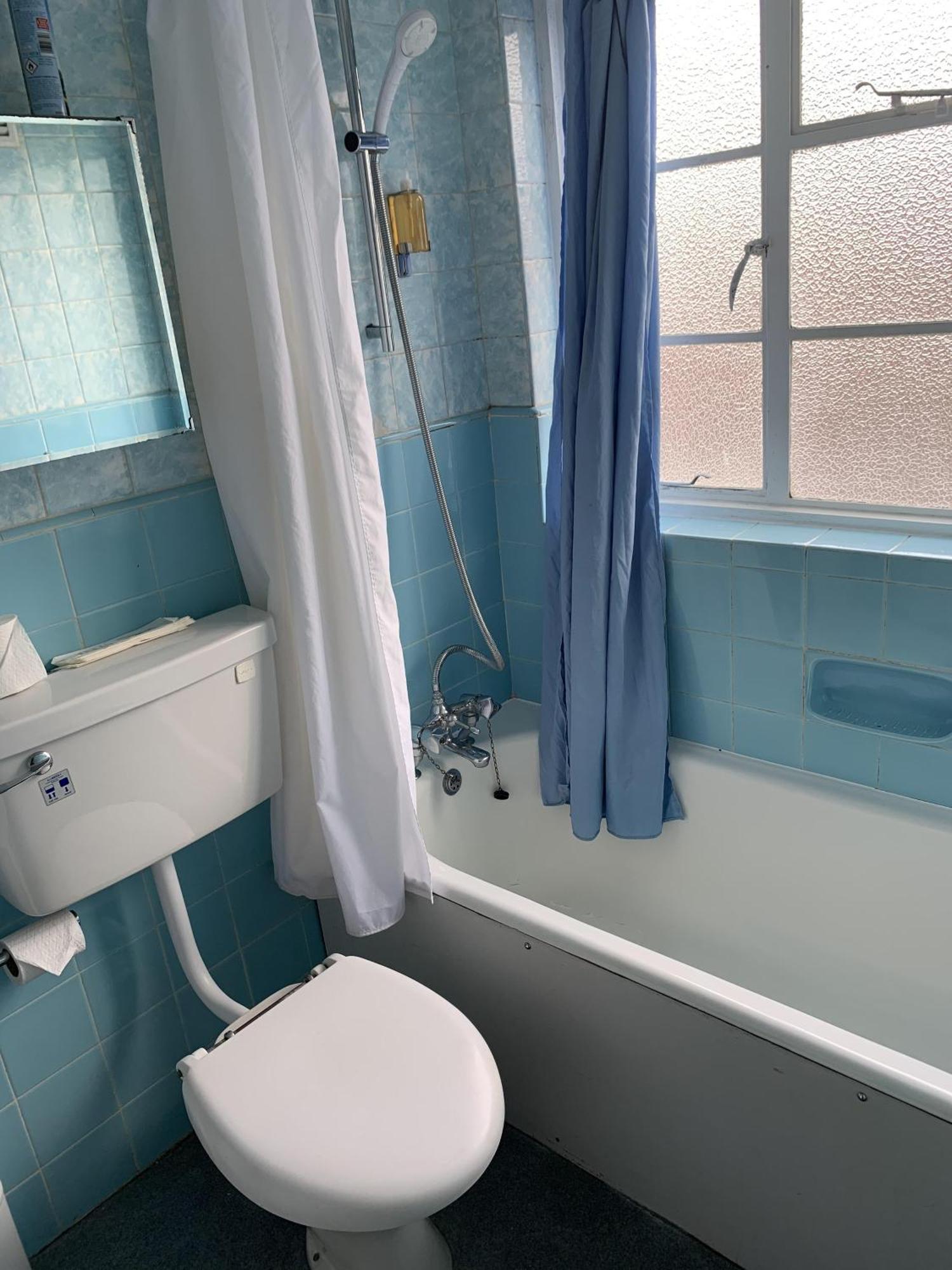 Ye Olde White Harte Hotel Burnham-on-Crouch Chambre photo