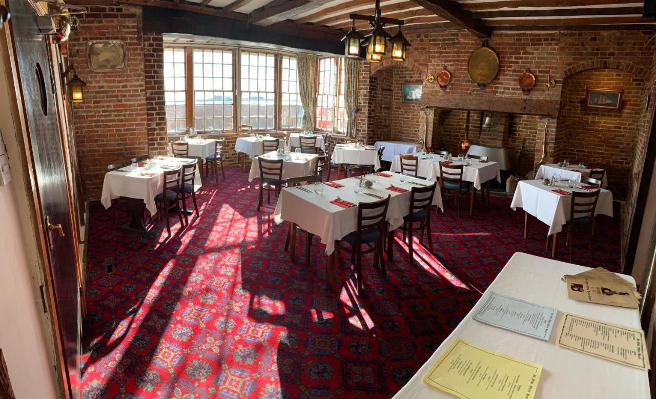 Ye Olde White Harte Hotel Burnham-on-Crouch Extérieur photo
